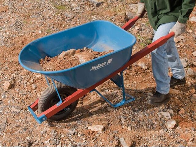 9 Best Wheelbarrow For Gardening Reviews (Our Best Selection For You)